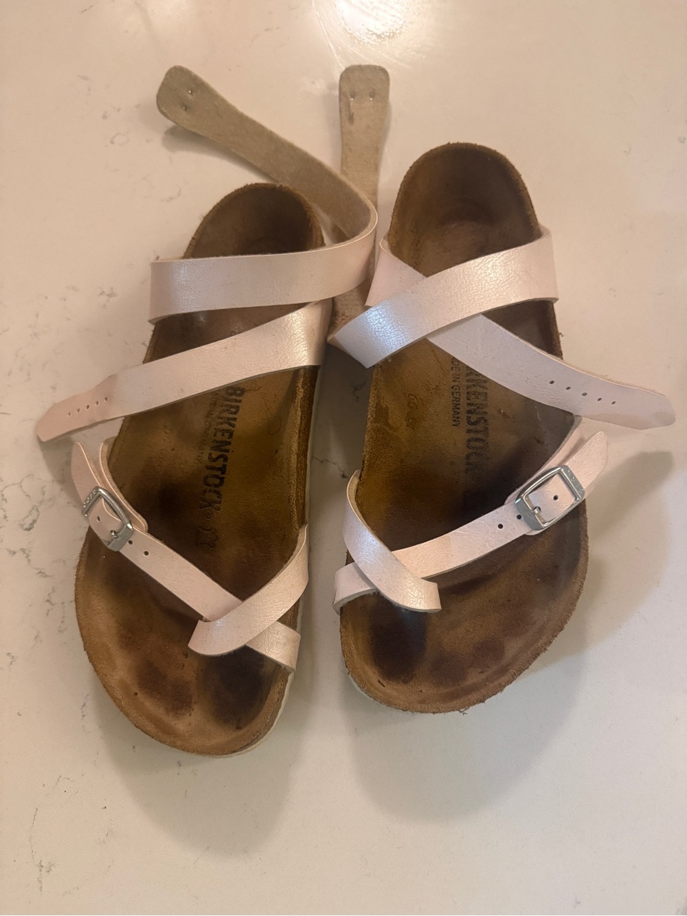 Birkenstock Women’s Light Pink Strappy Leather Sandals